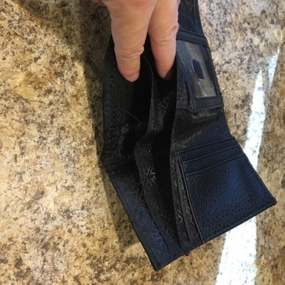 Relic Wallet Black Like New - Picture 9 of 12